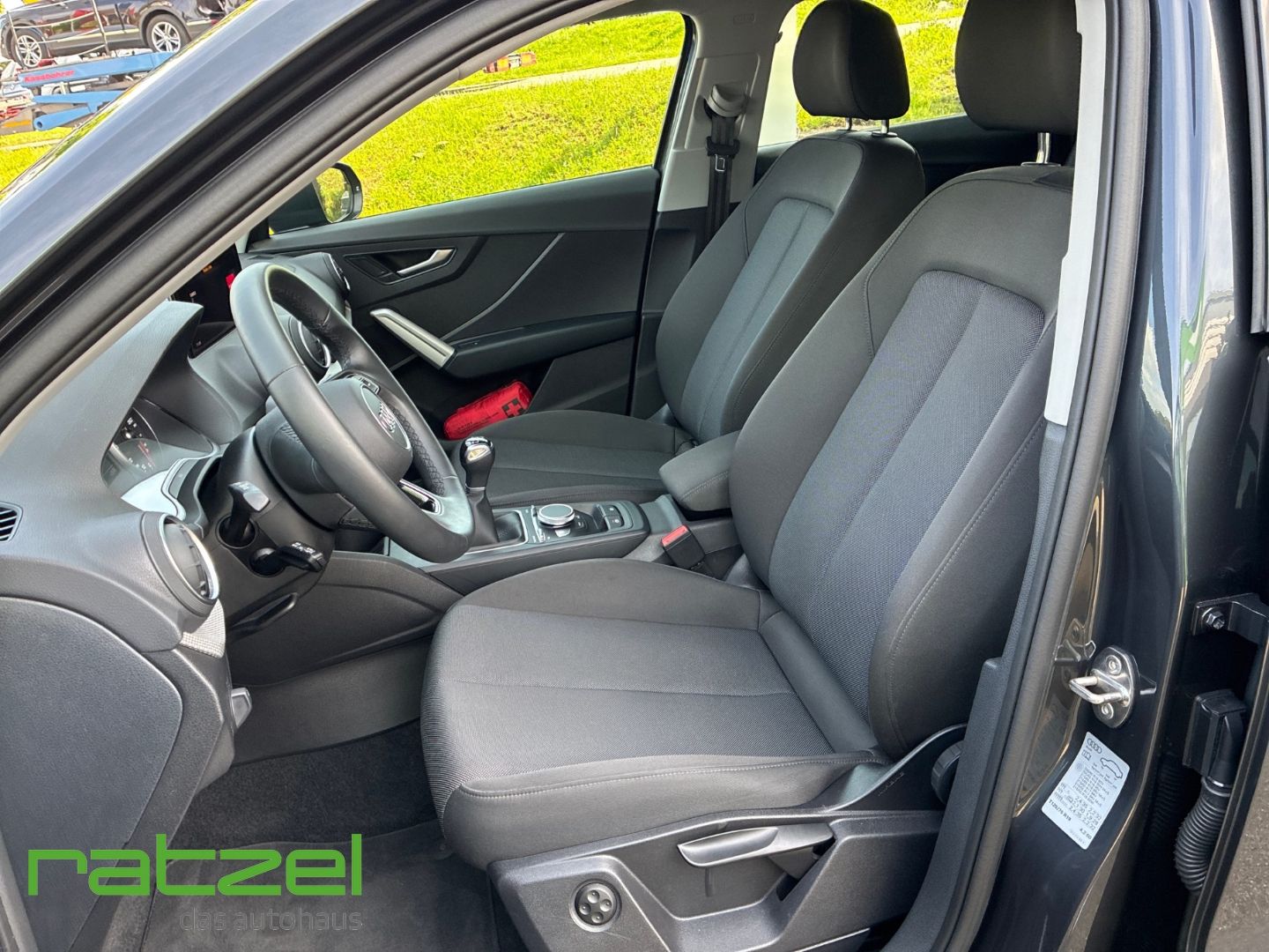 Fahrzeugabbildung Audi Q2 advanced 30 TFSI LED ACC Rückfahrkamera Eletr