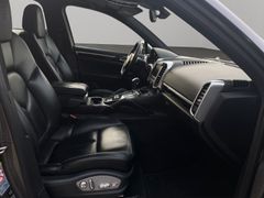 PORSCHE Cayenne S Diesel 8xBereift|Bose|Luftfahrwerk
