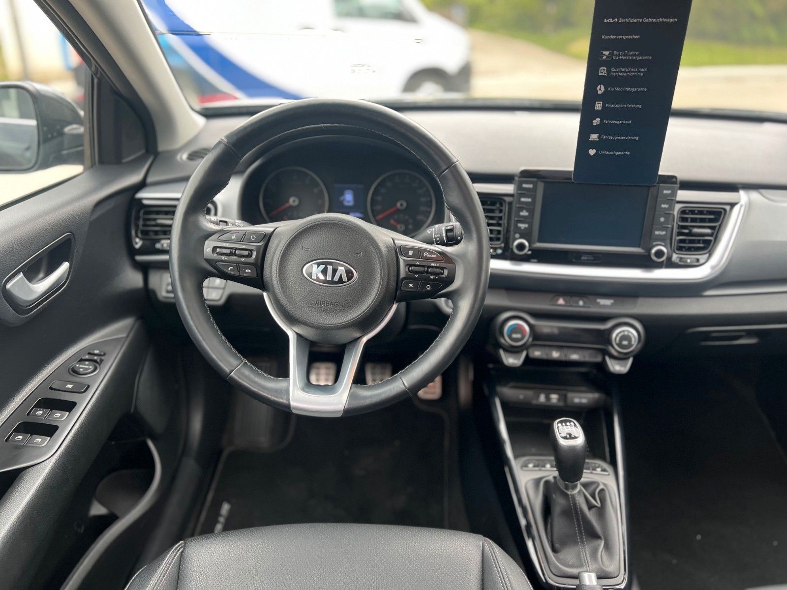 Fahrzeugabbildung Kia Stonic 1.0 T-GDI PLATINUM EDITION Manuell