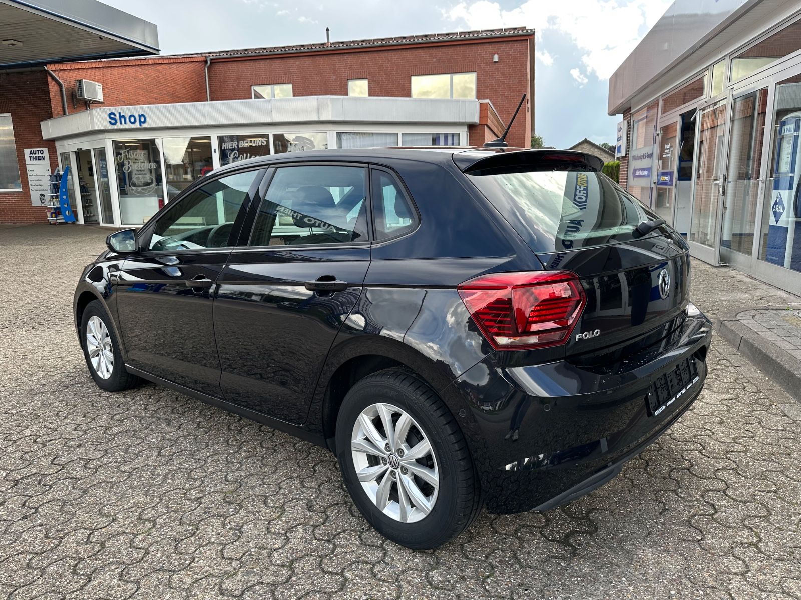 Fahrzeugabbildung Volkswagen Polo 1.6 TDI Highline Navi/SHZG/ParkAssist/BT