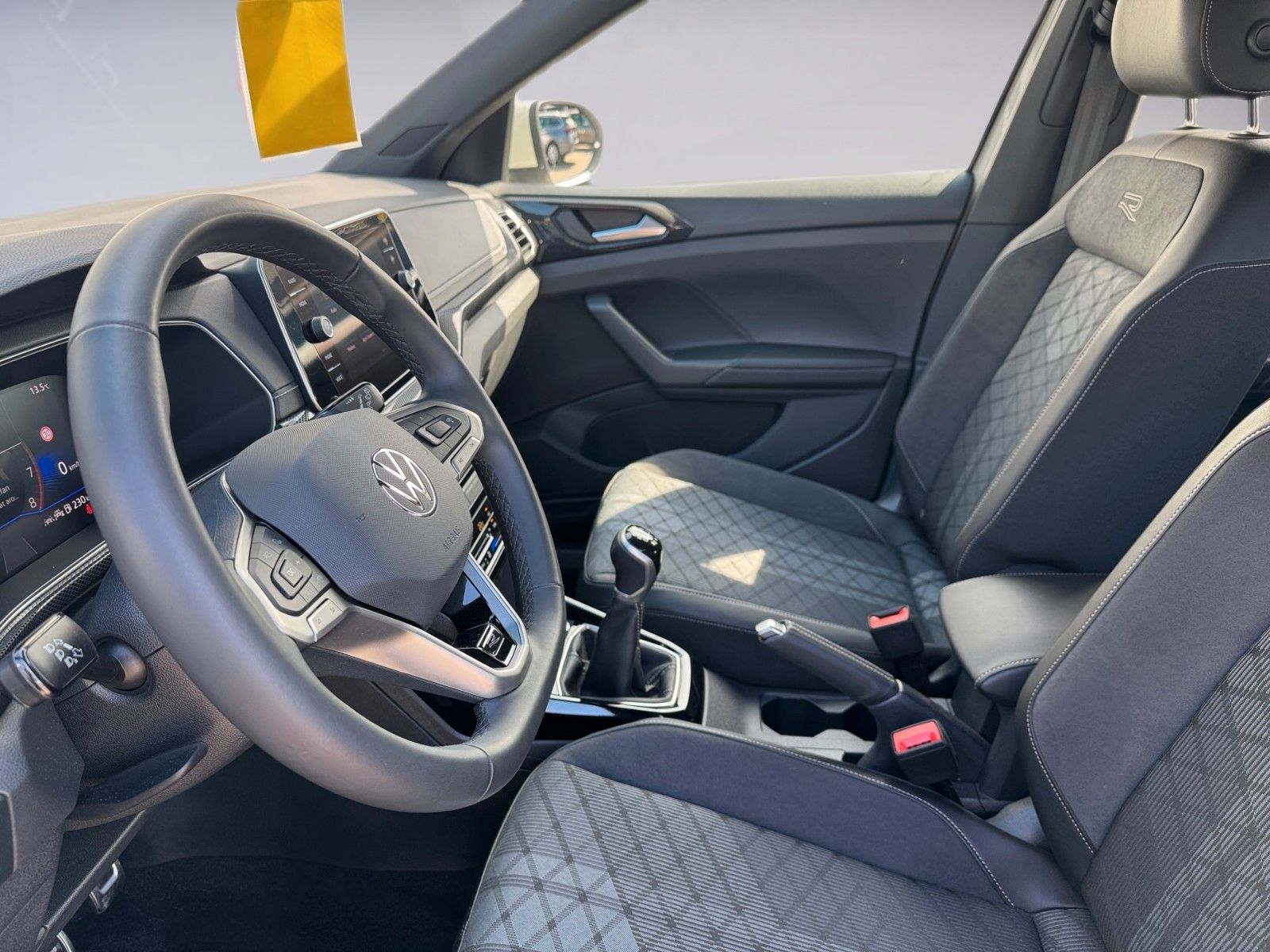 Fahrzeugabbildung Volkswagen T-Cross 1.0 TSI R-Line