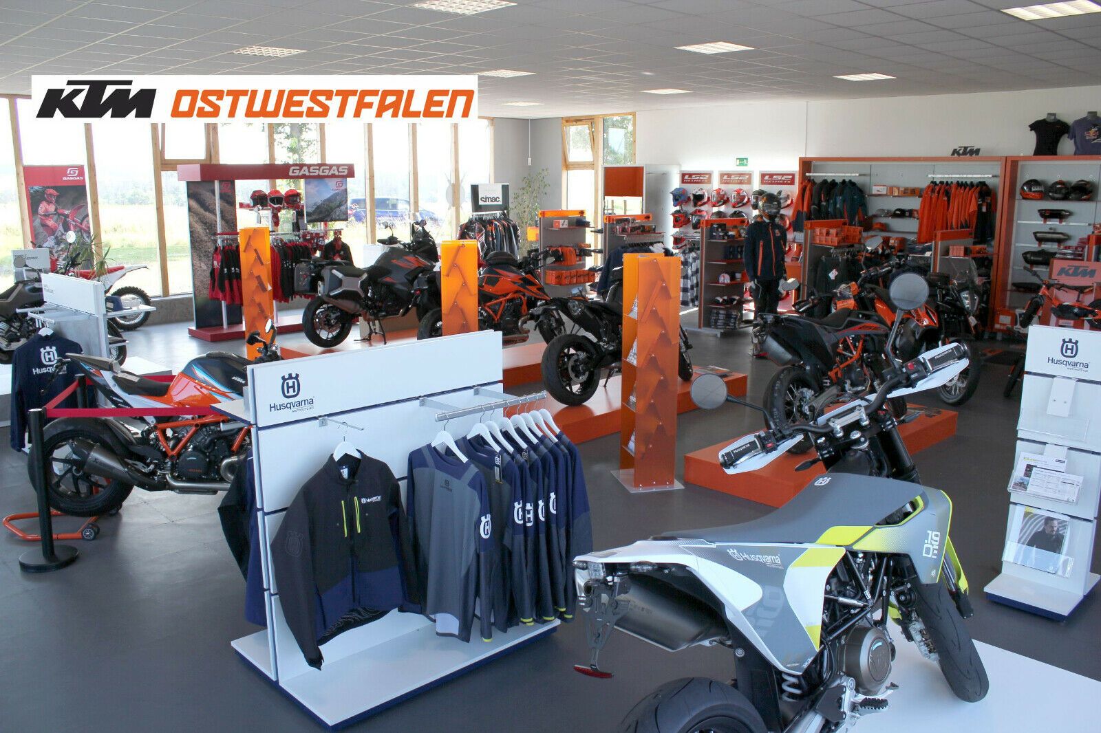 Fahrzeugabbildung CFMOTO 450 MT