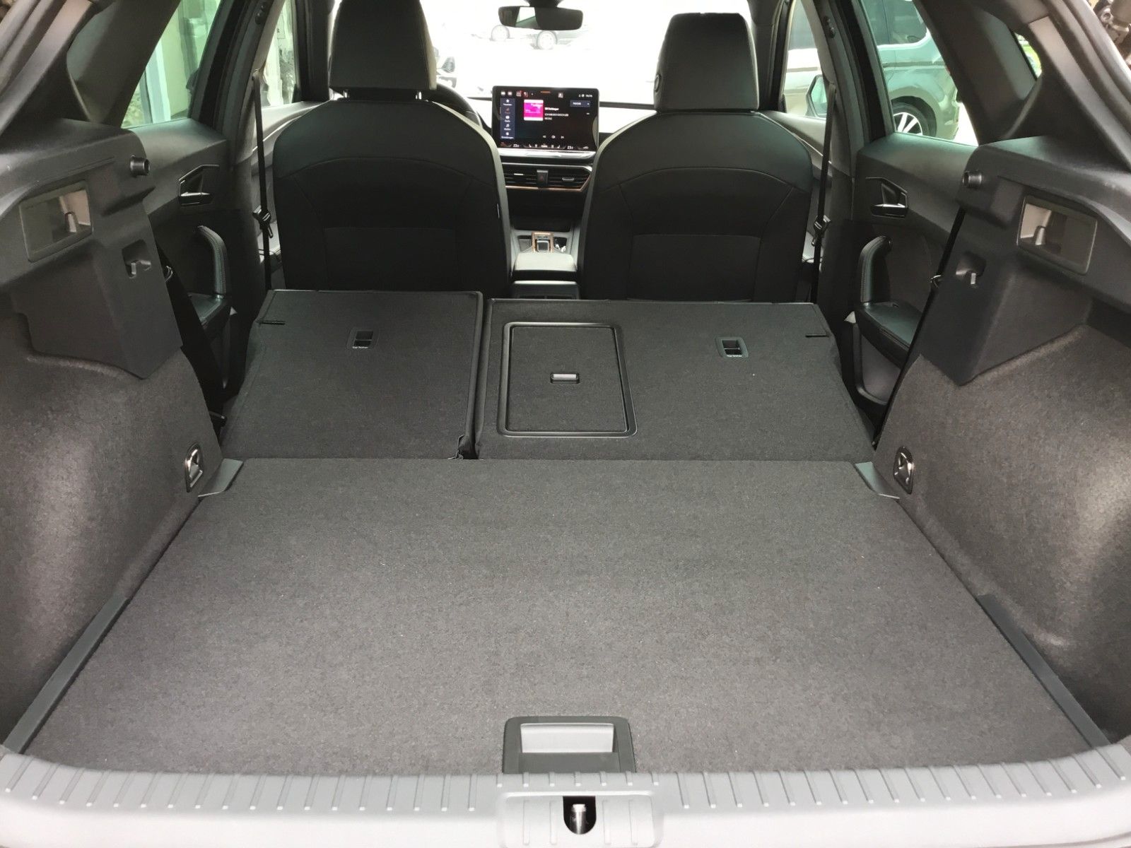 Fahrzeugabbildung CUPRA Formentor 1.5 eTSI DSG +AHK+Navi+18"+TopView