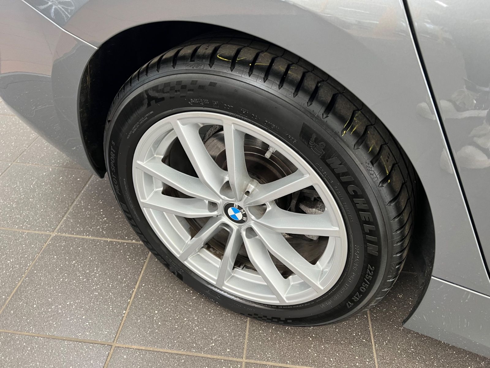 BMW 320 d xDrive Touring III DRIVING ASSISTANT III foto 12