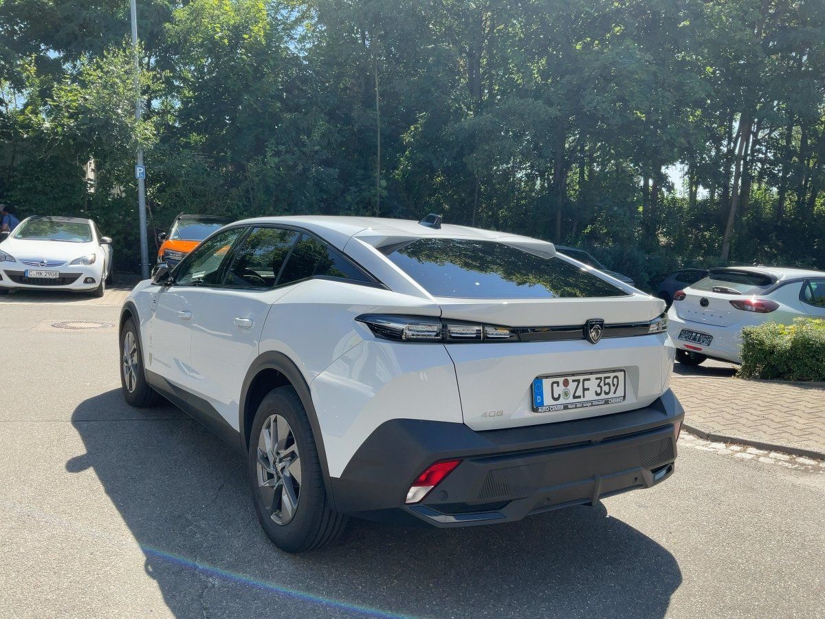 Peugeot 408 1.2 Hybrid 136 Allure Kamera LED imagem 3