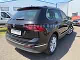 Volkswagen Tiguan Highline BMT/Start-Stopp - Volkswagen Tiguan: Schwarz