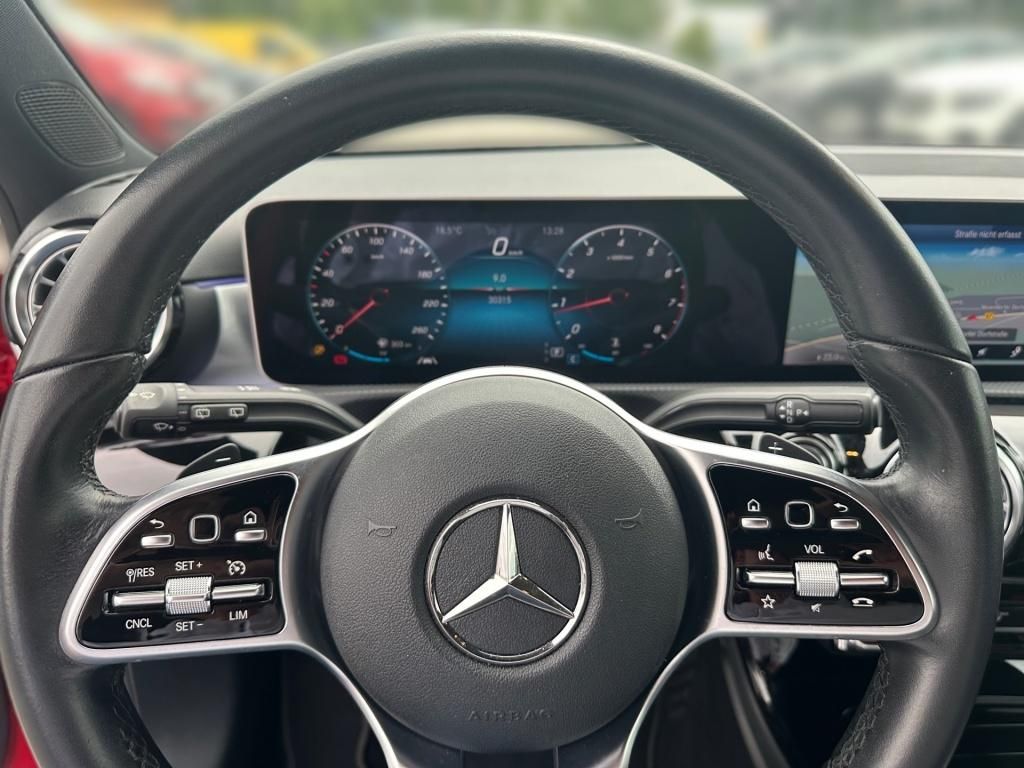 Fahrzeugabbildung Mercedes-Benz A 200 Night Totwi. Navi SHZ LED Ambie. RDK