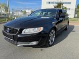Volvo V70 Kombi 2.0l Scheckheft Zr. gew. Leder AHK - Volvo V70: 2.0