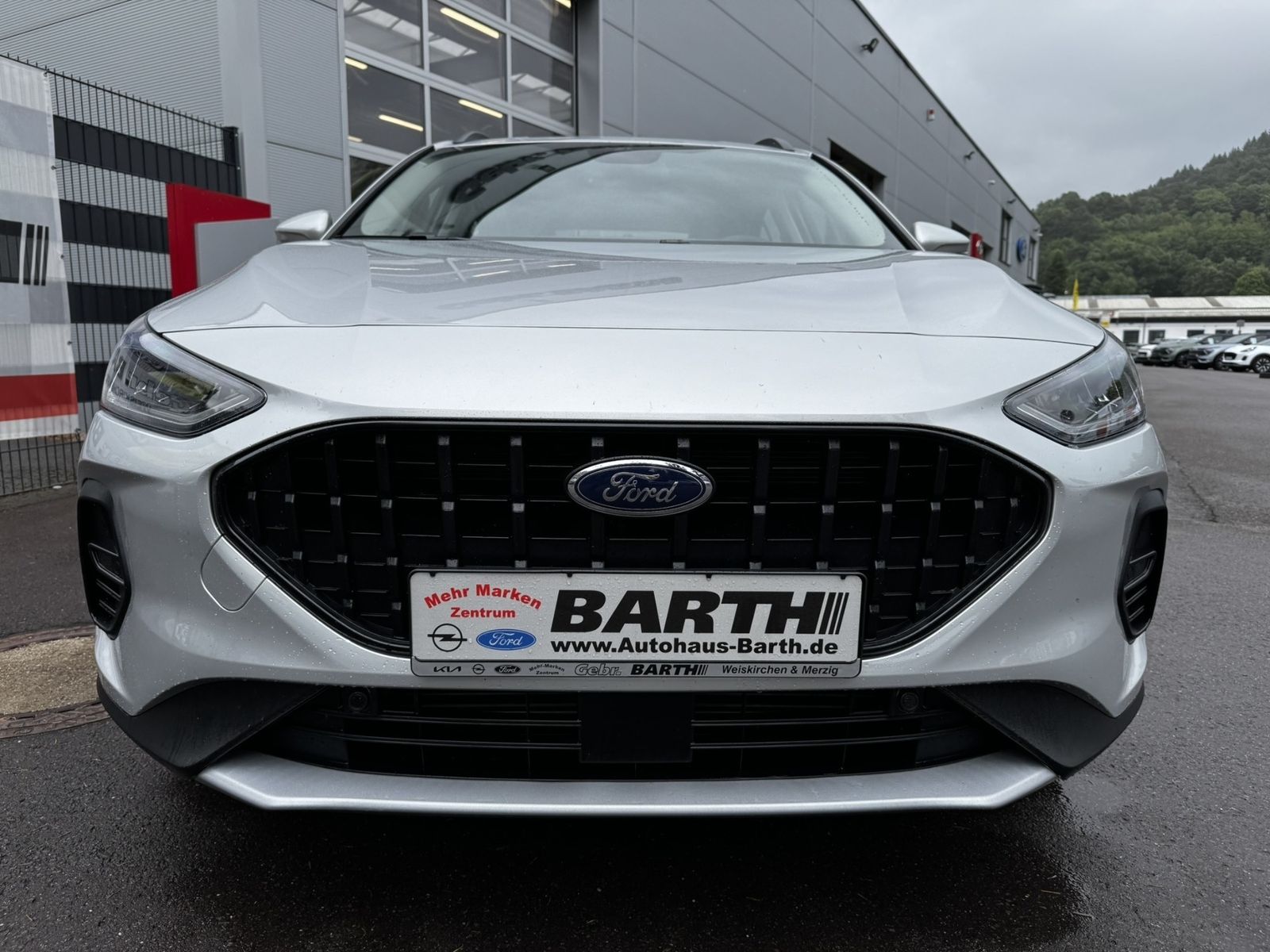 Fahrzeugabbildung Ford Focus Lim. Active, AT,AHK,Winterpaket,Navi