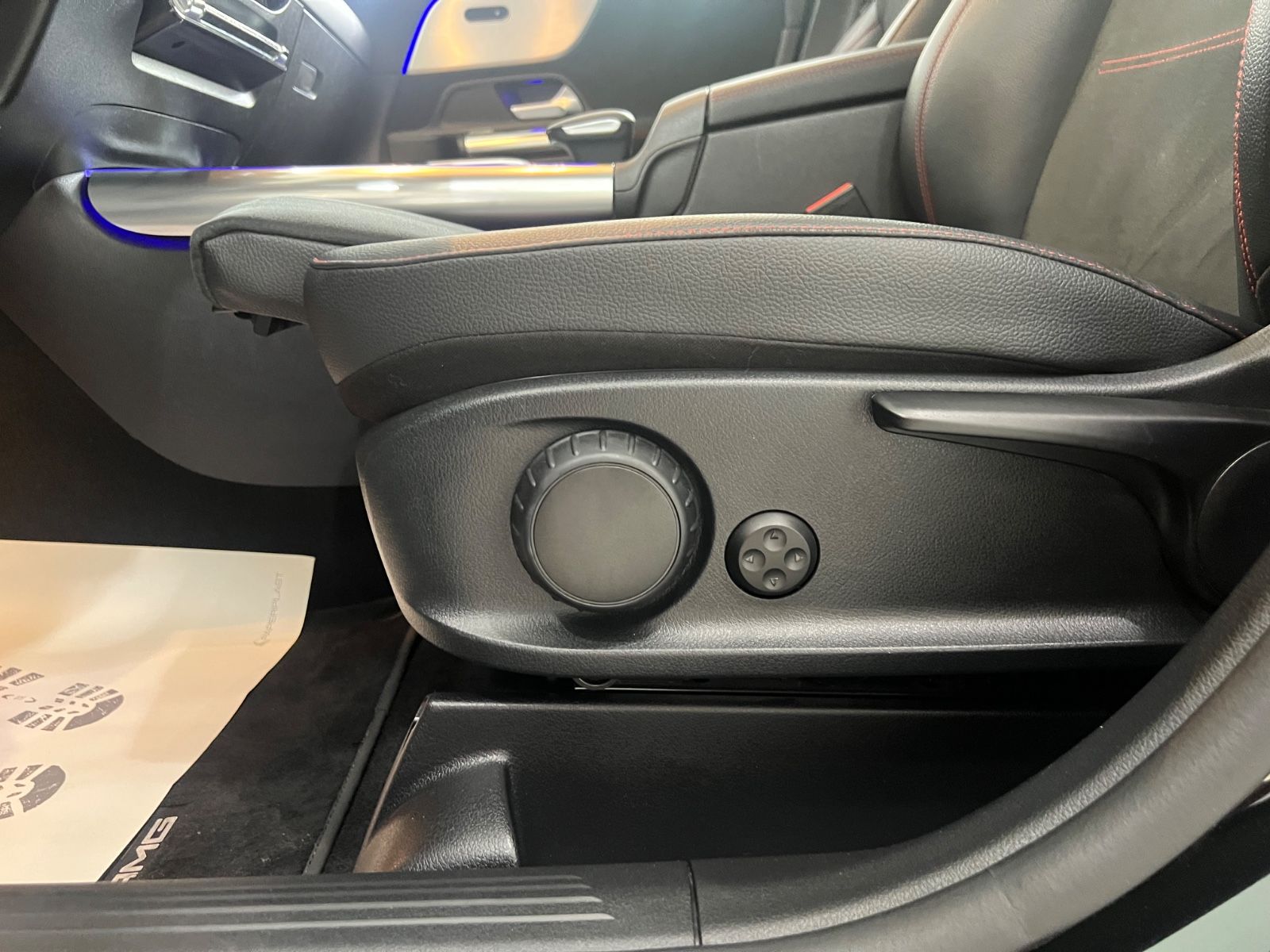Fahrzeugabbildung Mercedes-Benz GLA 250 4Matic* AMG Line * PANORAMADACH *
