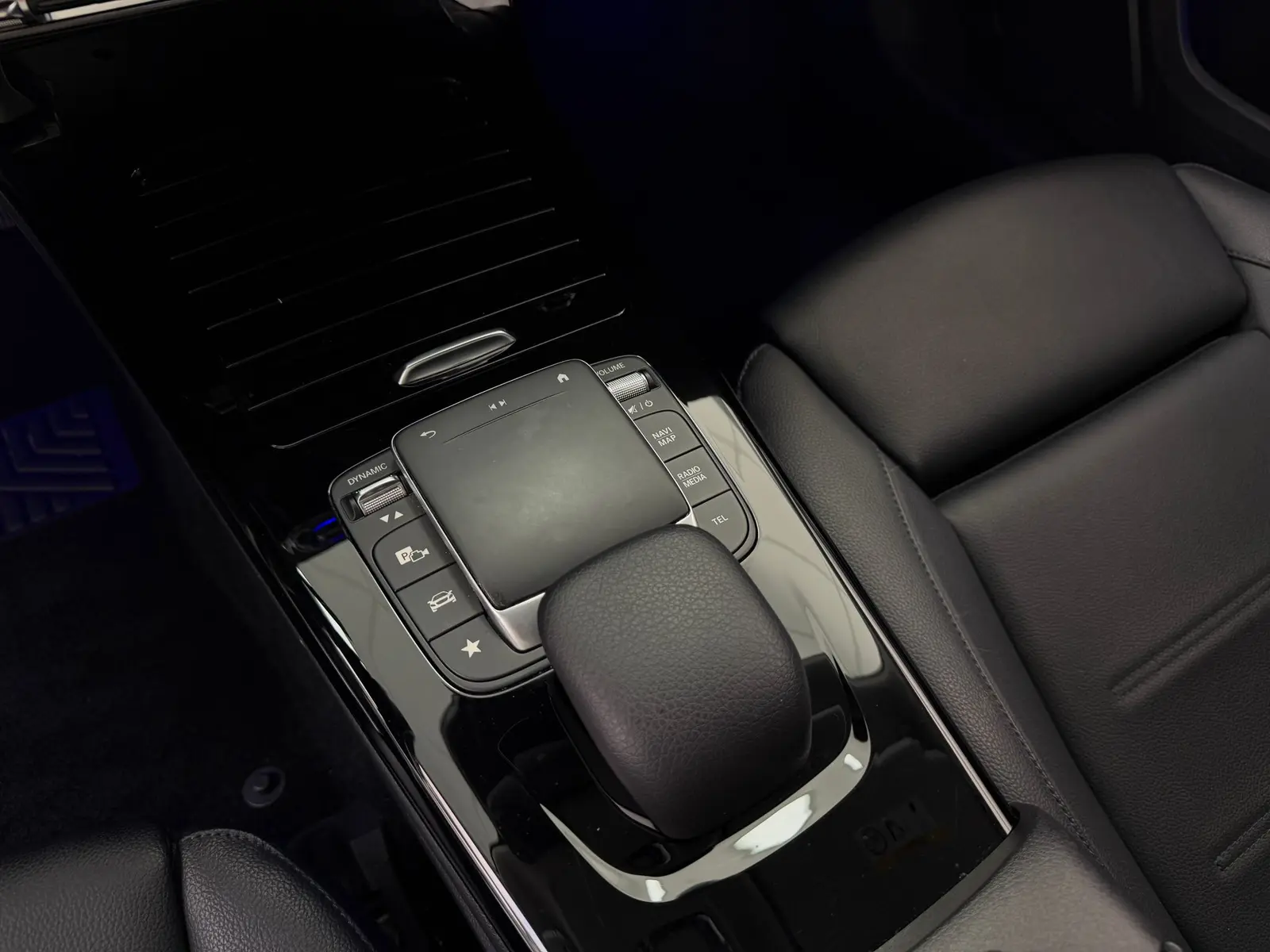 Mercedes-Benz A-Class Leder*Navi*KAM*MBUX*Night-Paket*AMBIENTE*, миниатюра 11