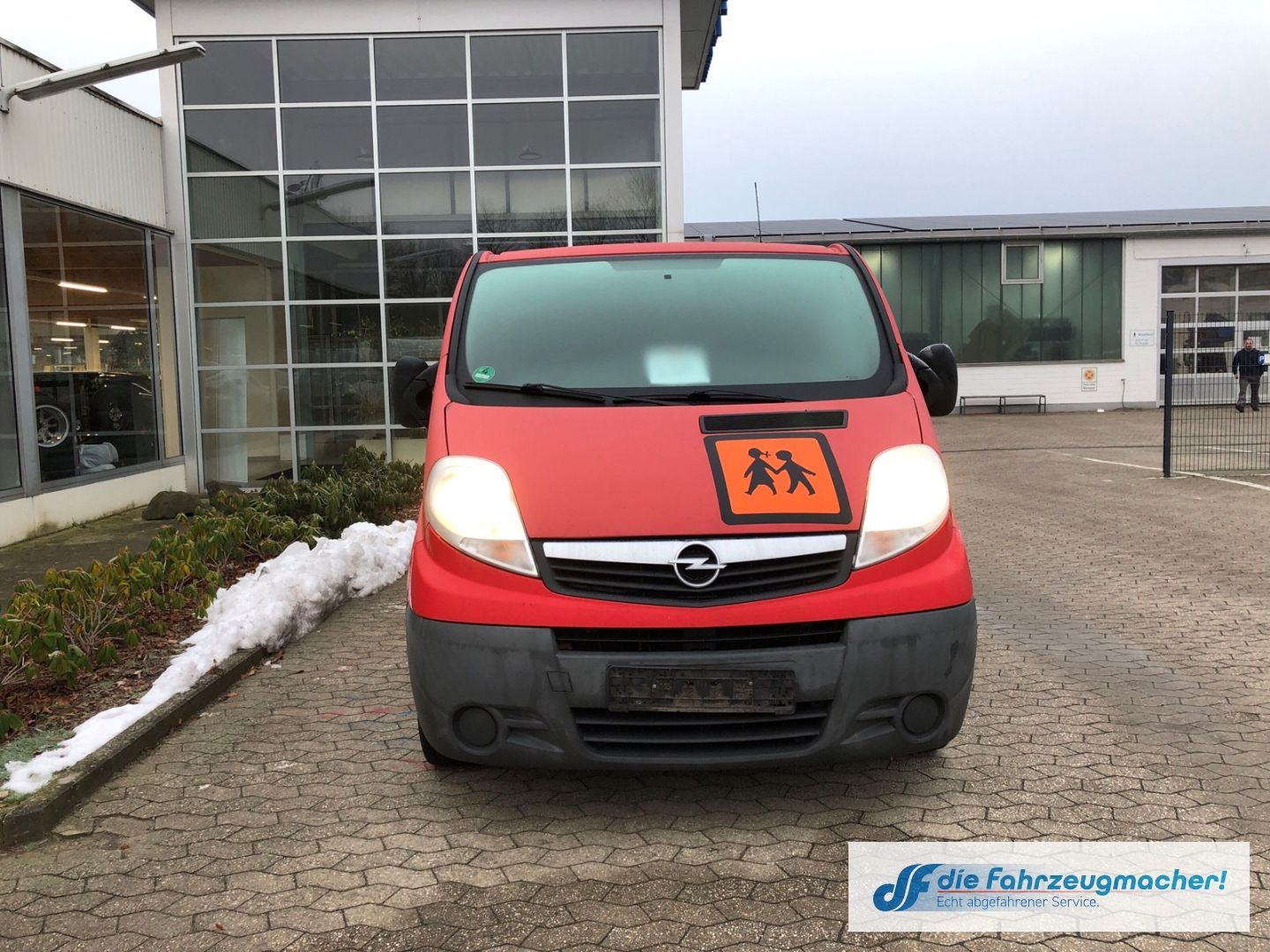 Fahrzeugabbildung Opel Vivaro Kasten Behindertengerecht 8022