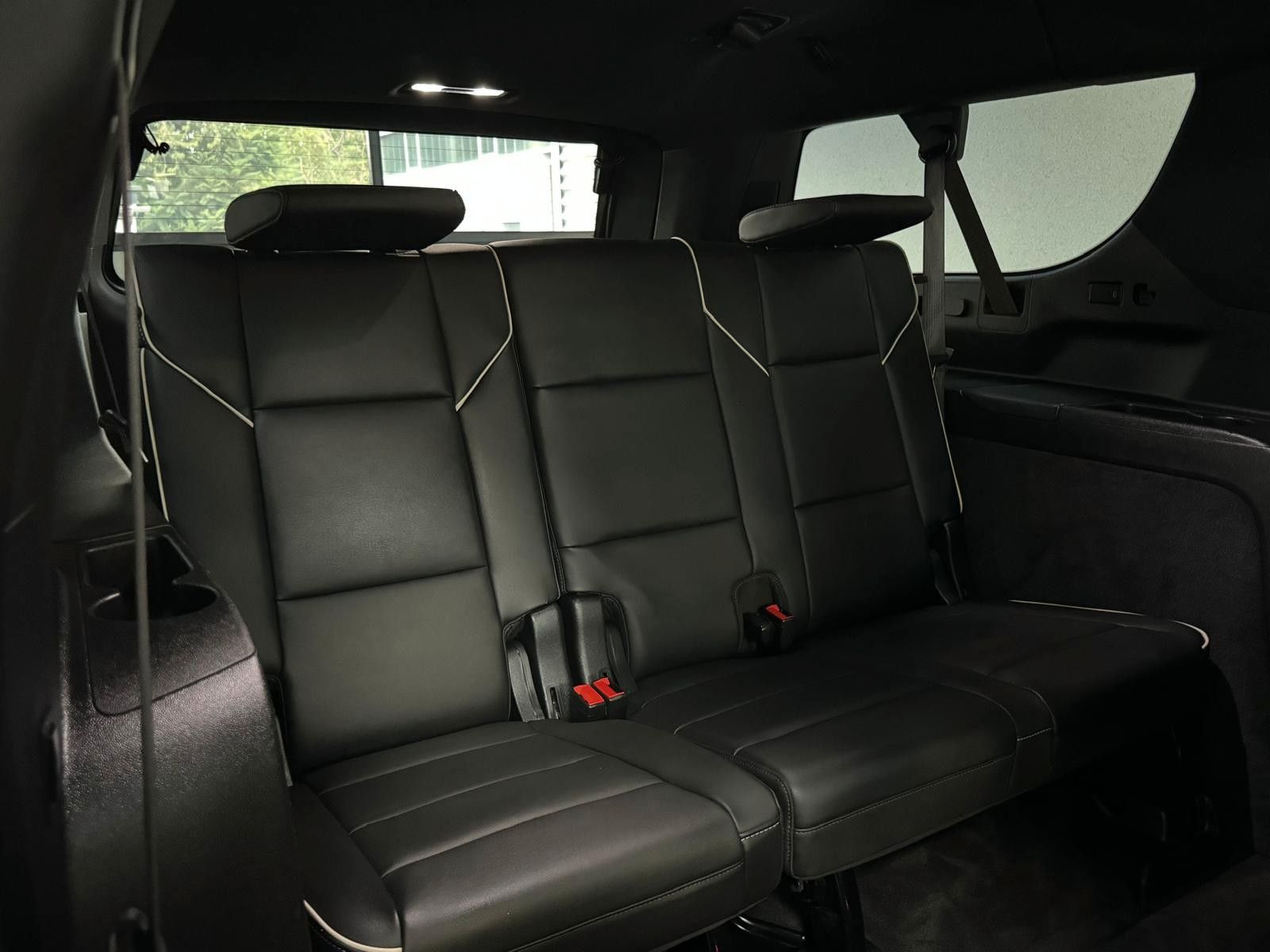 Fahrzeugabbildung Cadillac ESCALADE ESV SPORT 6.2 V8