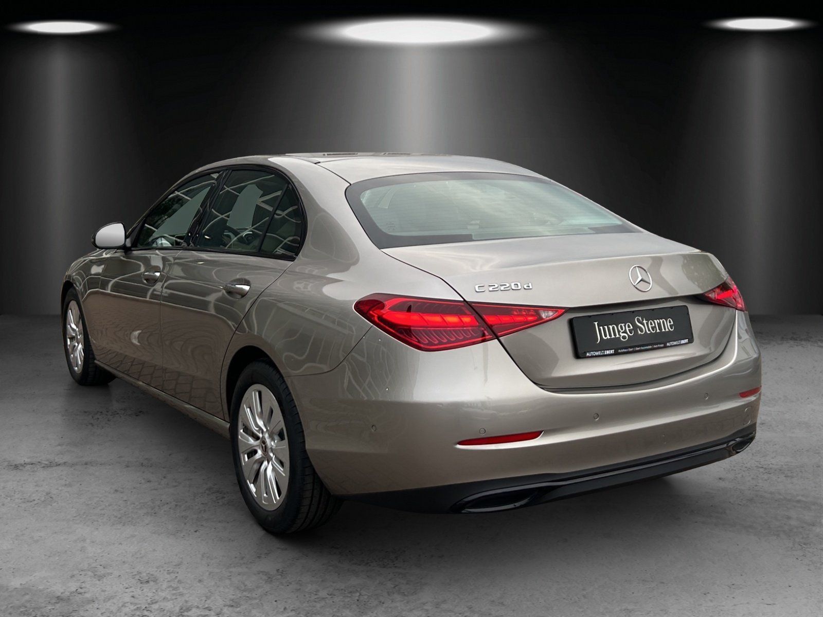 Fahrzeugabbildung Mercedes-Benz C 220d Avantgarde HUD KeyGo MBUX+ Night 4xSHZ DL