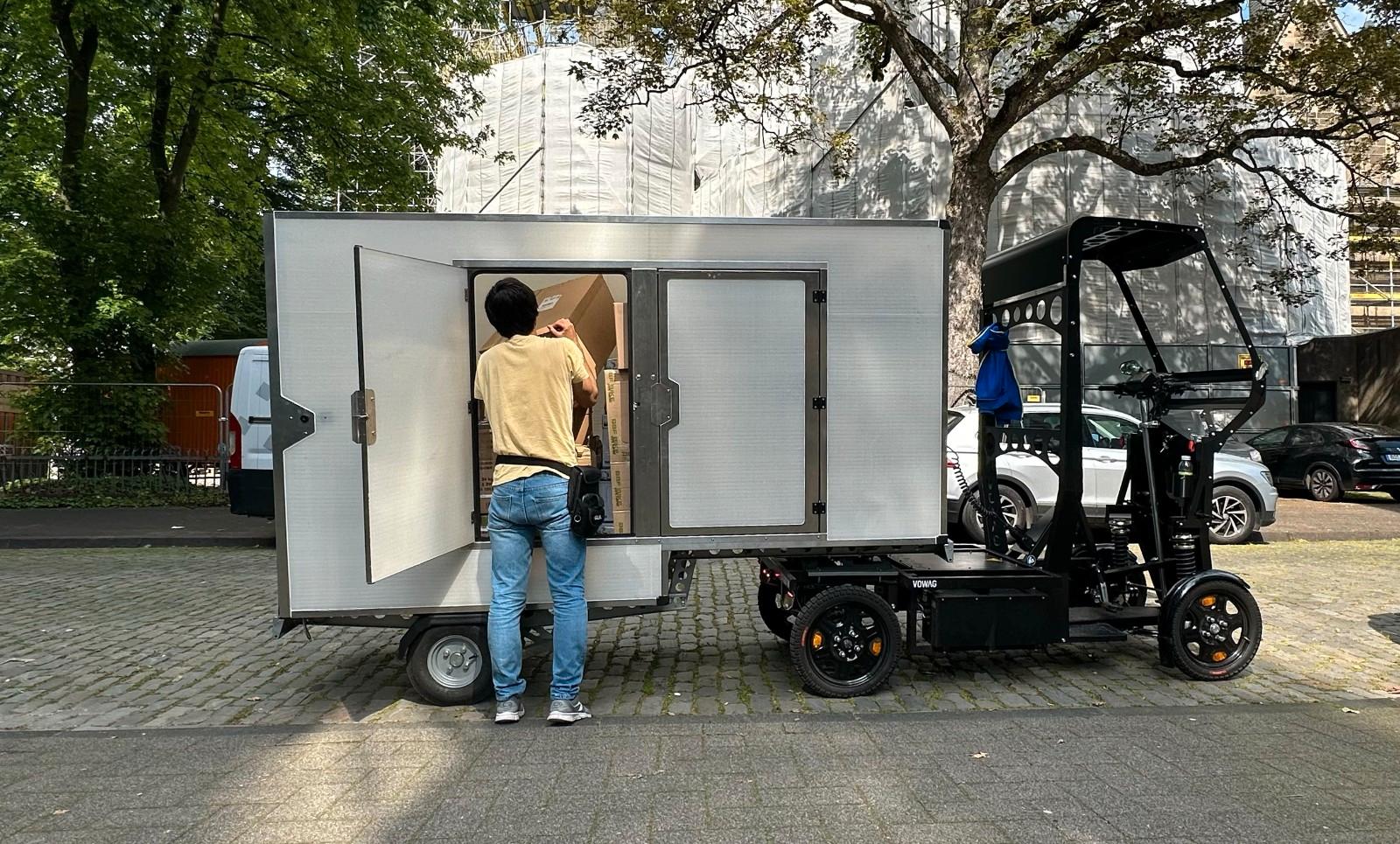 Andere Zemmi mit Vowag cargo M