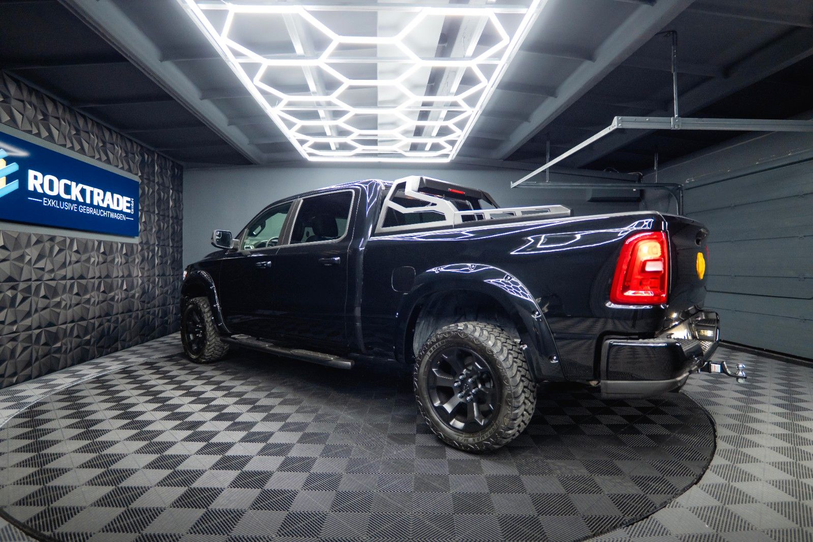 Fahrzeugabbildung Dodge RAM 3.0 MY 25 TWIN TURBO Offroad Night ACC 19%