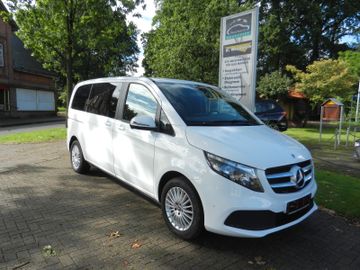 Mercedes V 220 - 1