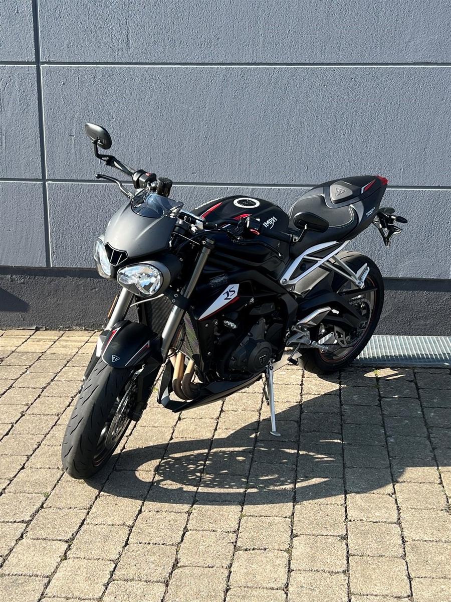 Triumph Street Triple RS inkl. Zubehör!