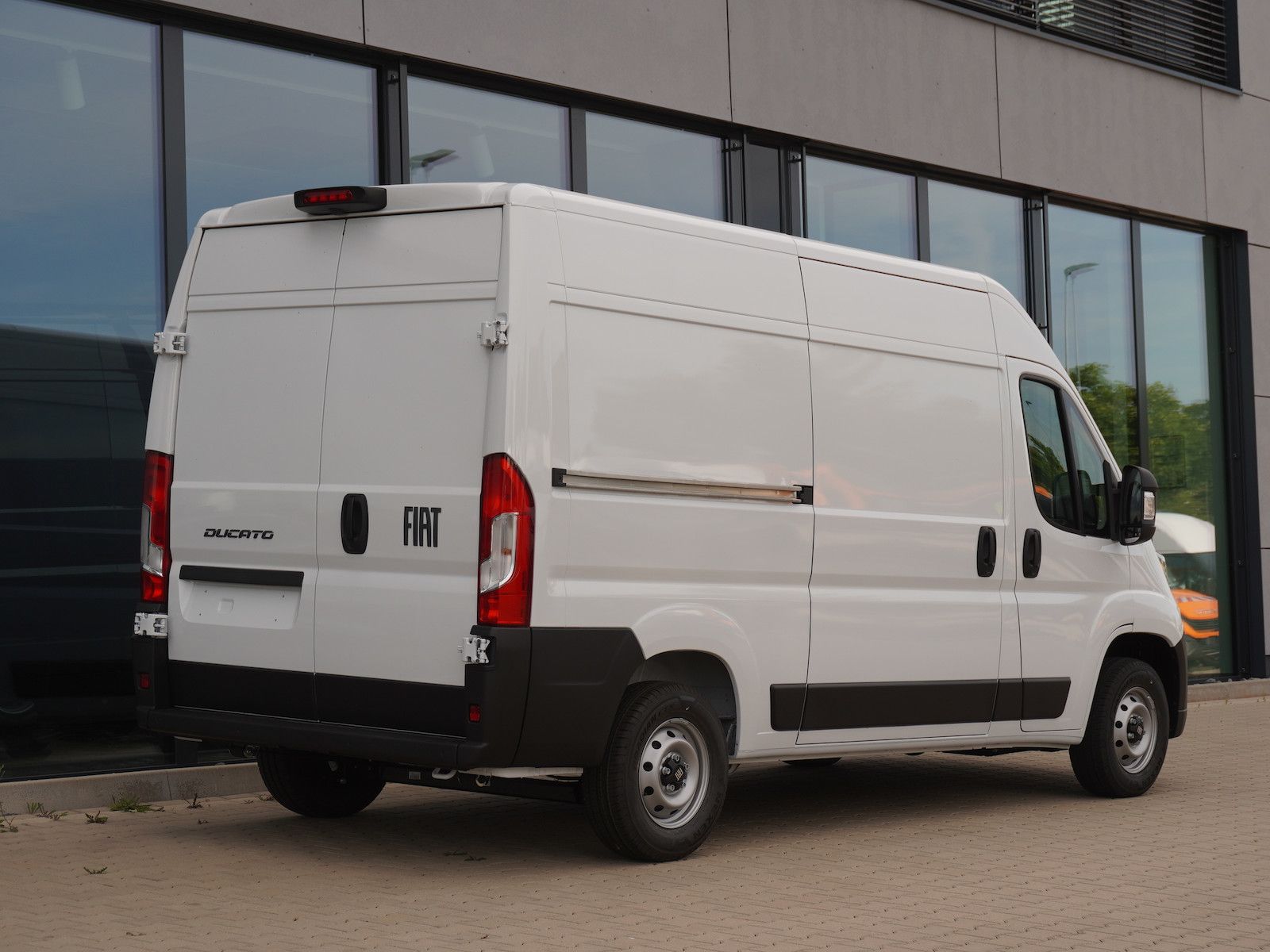 Fiat Ducato 30 L2H2 120 / 7-Zoll Infotainment imagem 2