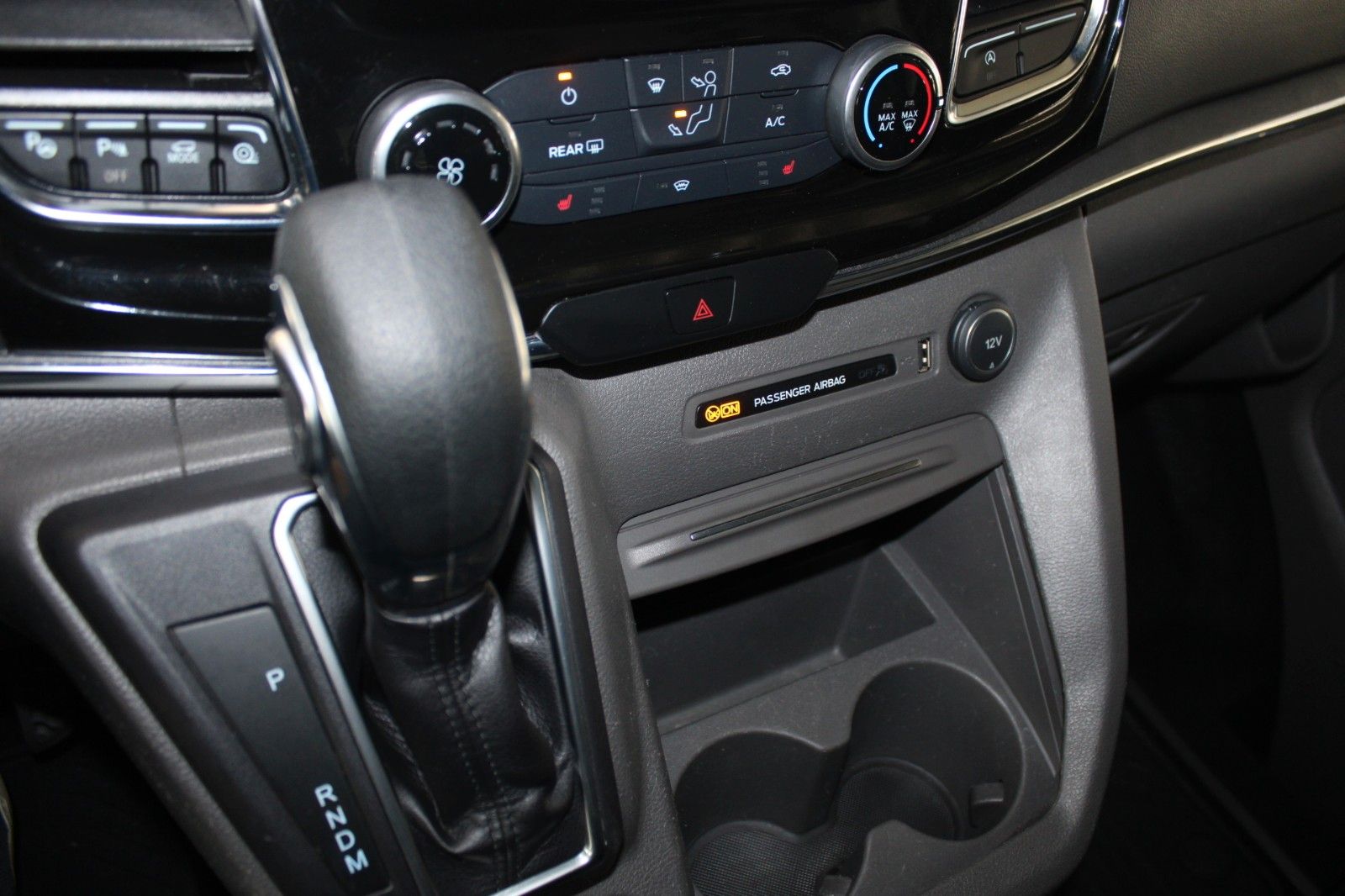 Fahrzeugabbildung Ford Tourneo Custom Titanium X Aut. 8-Si XENON LEDER