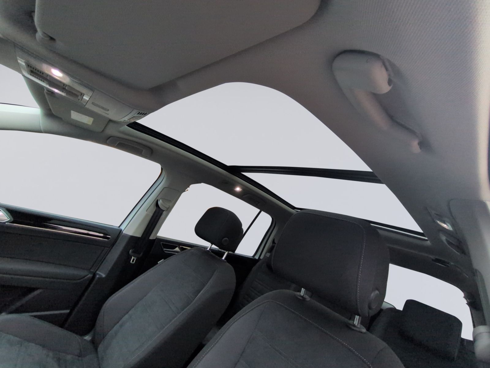 Touran Highline 1.5 TSI DSG STHZ+KINDERSITZ+AHK+