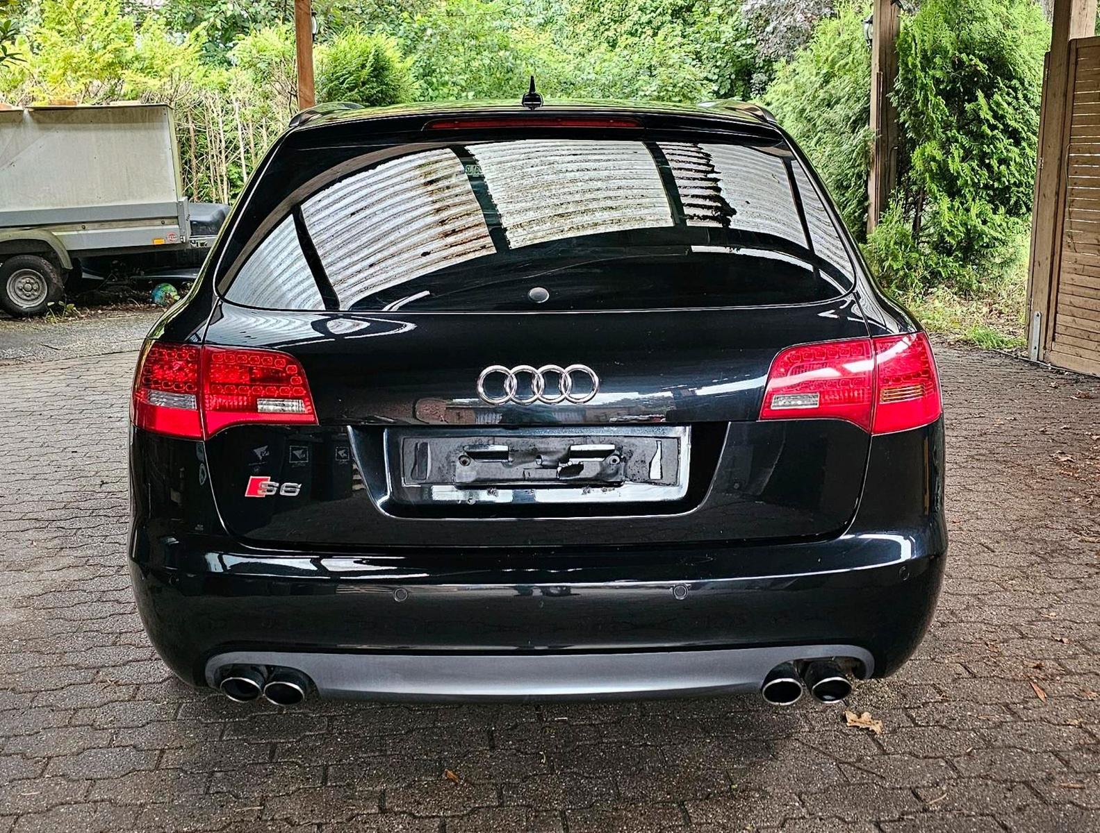 Audi S6 2006 — engine 435 HP (320kW)