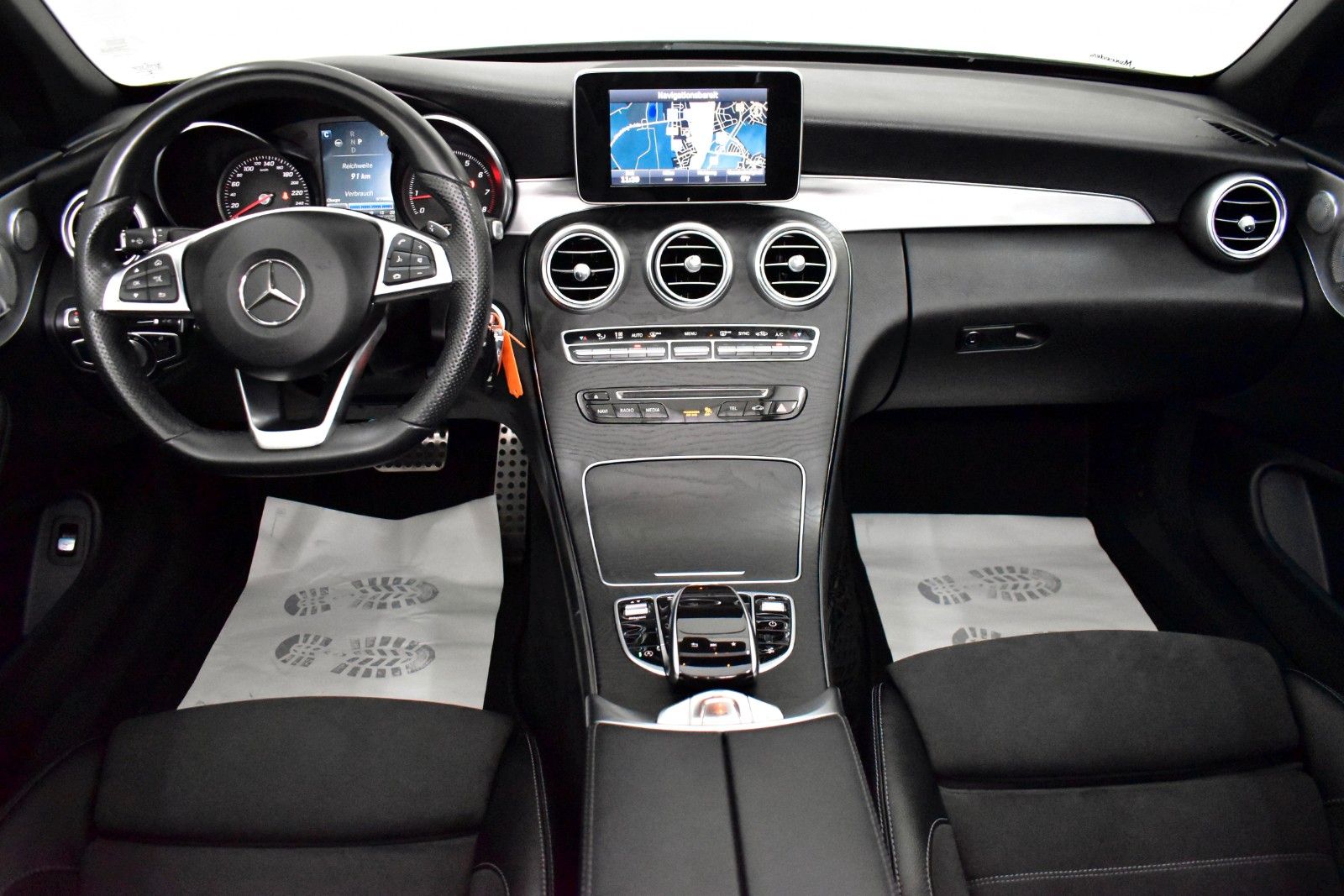 Fahrzeugabbildung Mercedes-Benz C 300 Cabrio AMG TLeder,Navi,LED,Burmester,SR+WR