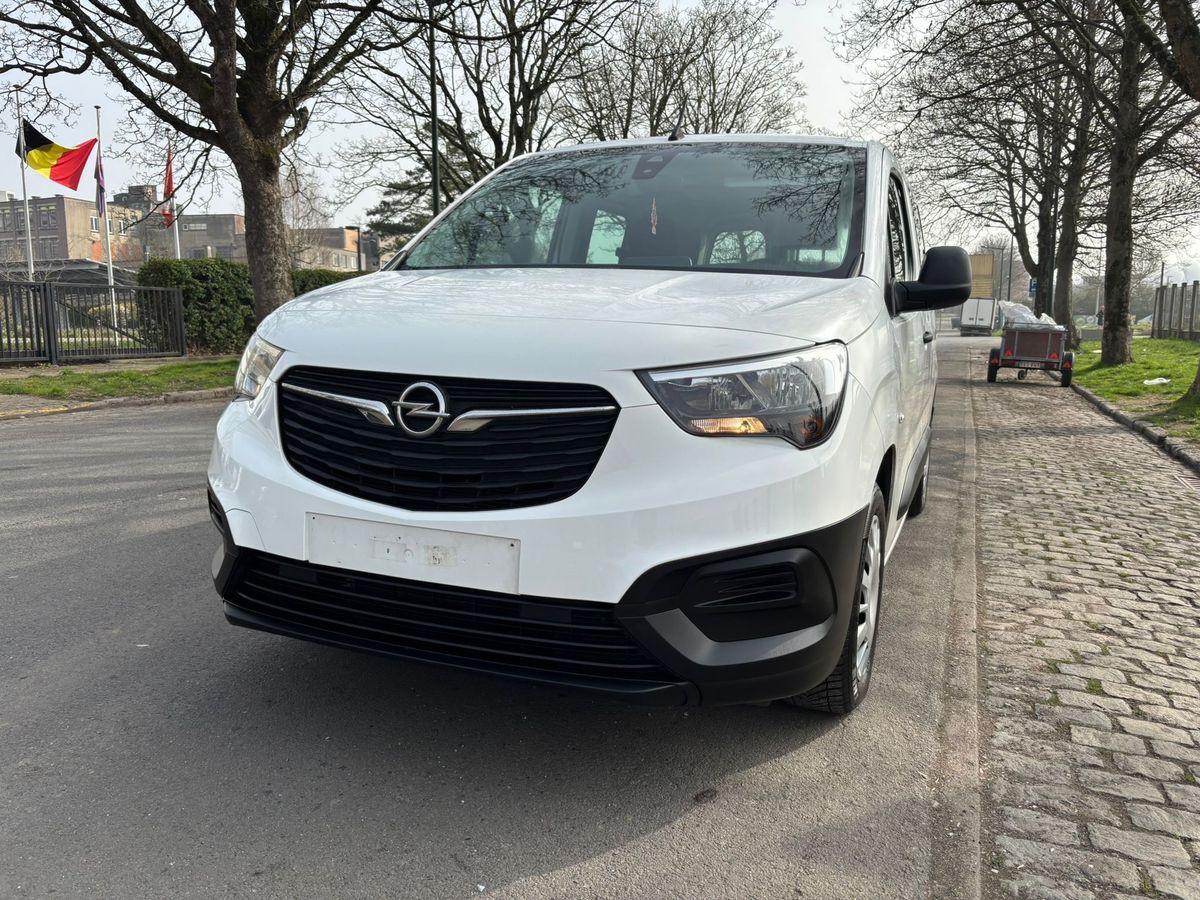Opel Combo Life E Selection 5-Sitzer mit AHK
