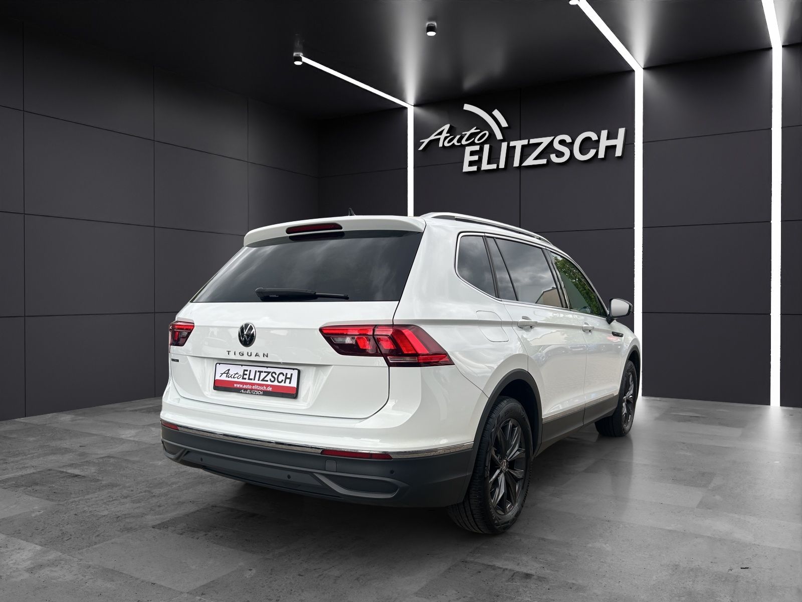 Fahrzeugabbildung Volkswagen Tiguan Allspace TDI Life DSG LED AHK CarPlay AID