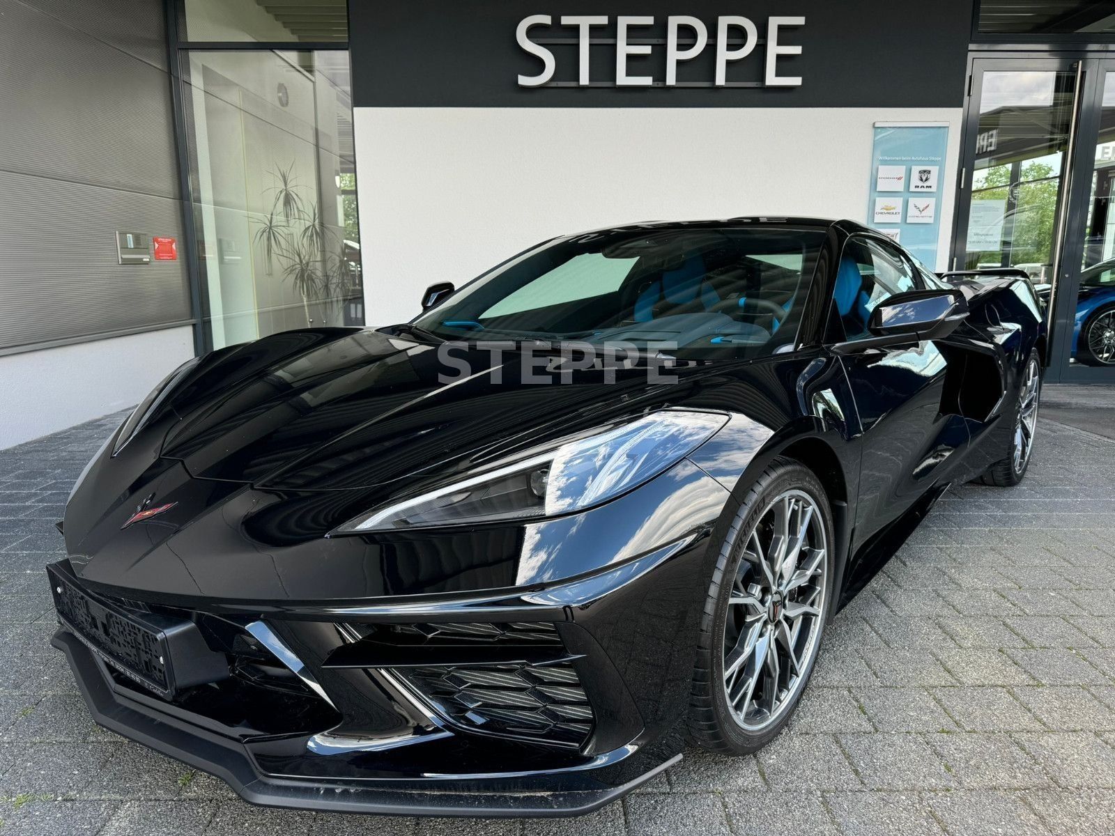 Corvette C8 Stingray Coupe 6,2 V8 3LT Europamodell STEPPE
