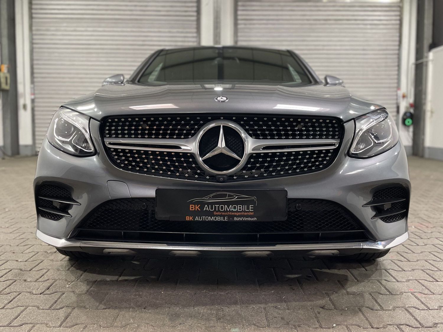 Fahrzeugabbildung Mercedes-Benz GLC 220 d 4Matic AMG RideControl#LED#360°#Ambien