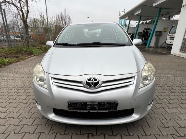 Toyota Auris Life