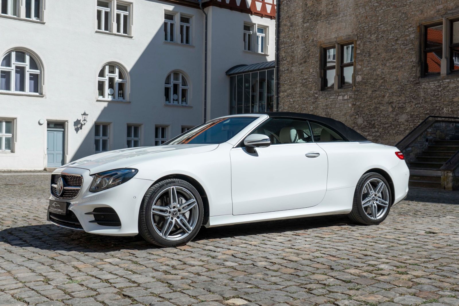 Fahrzeugabbildung Mercedes-Benz E 400 Cabrio 4Matic AMG HUD 360° BURMESTER ACC