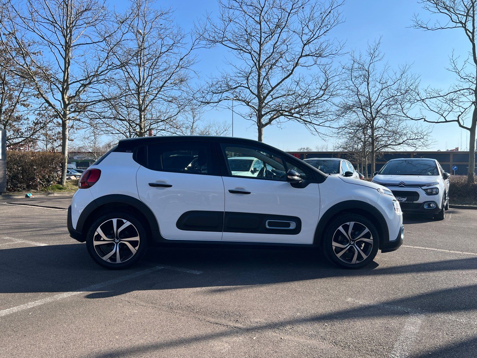 Fahrzeugabbildung Citroën C3 PureTech 110 EAT6 Elle Automatik Sitzheizung