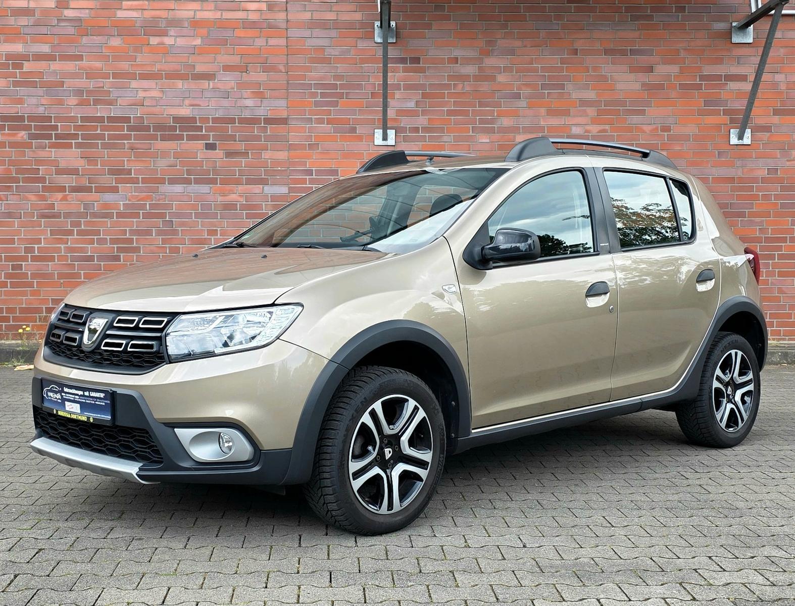 Dacia Sandero II Stepway // R-Kamera // Navi