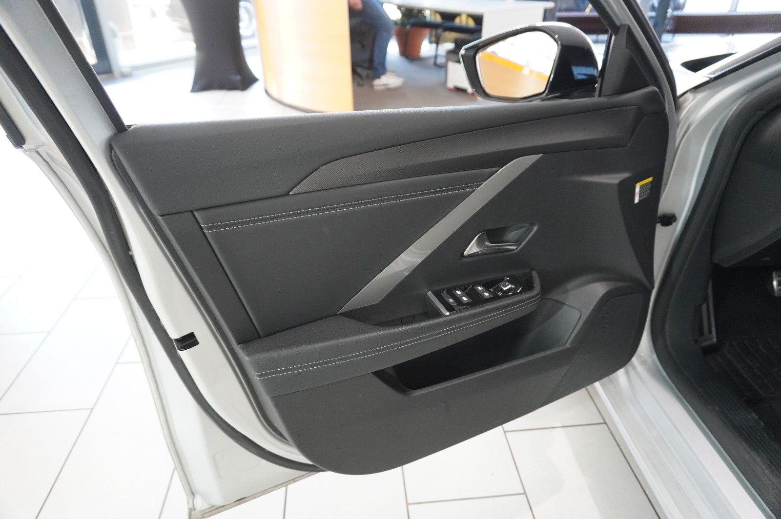 Fahrzeugabbildung Opel Astra L Lim. 1.6 HYBRID GS SPORT NAVI/360°/SPORT