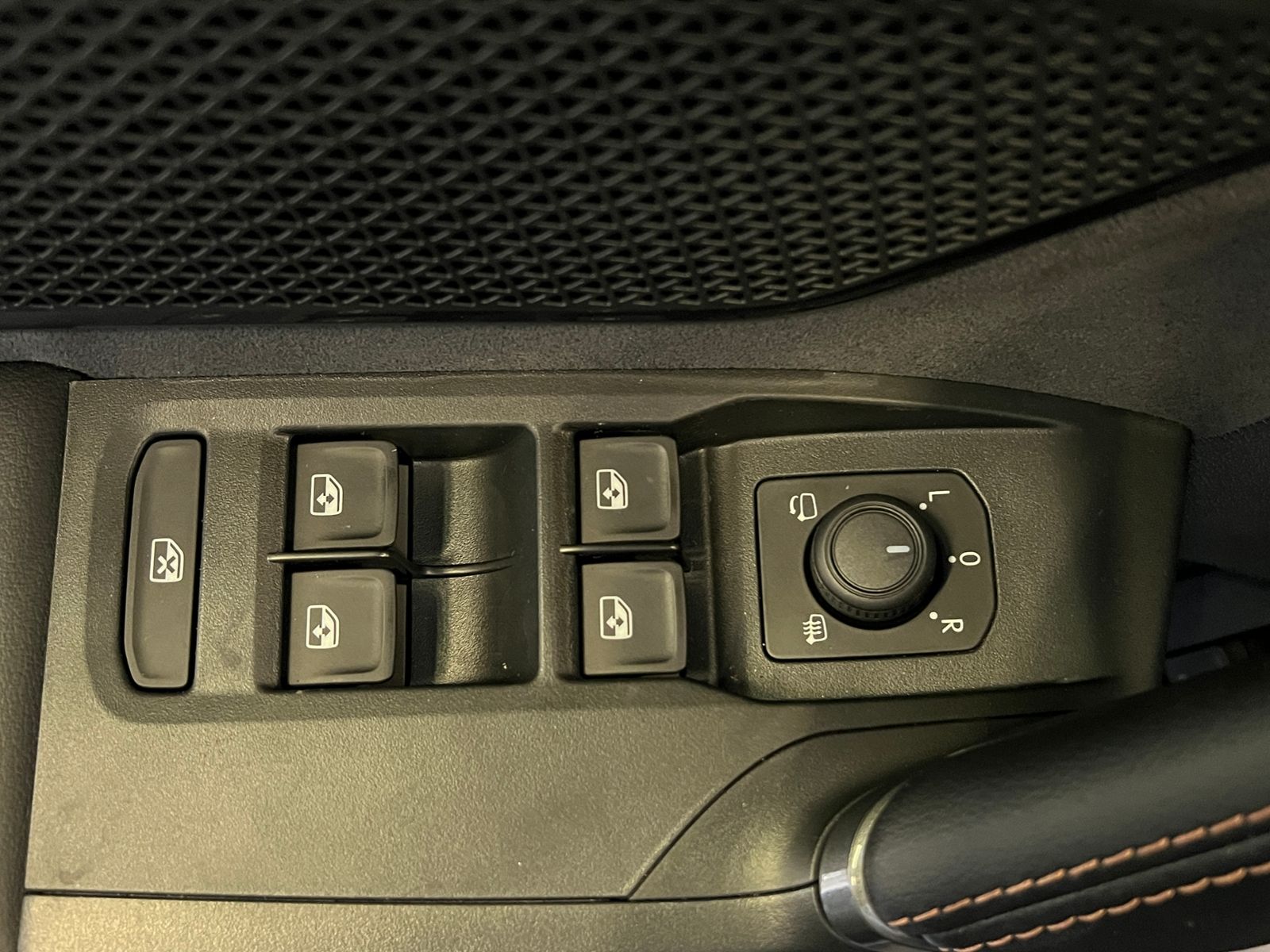 Fahrzeugabbildung CUPRA Formentor VZ 2.0 TSI DSG 4Drive *AHK, LED-Matrix
