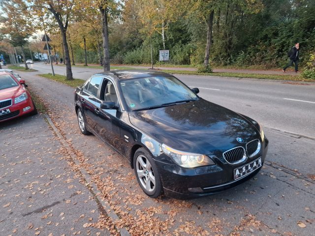 BMW 530 Baureihe 5 Lim. 530i xDrive*HUD*LEDER*NAVI*