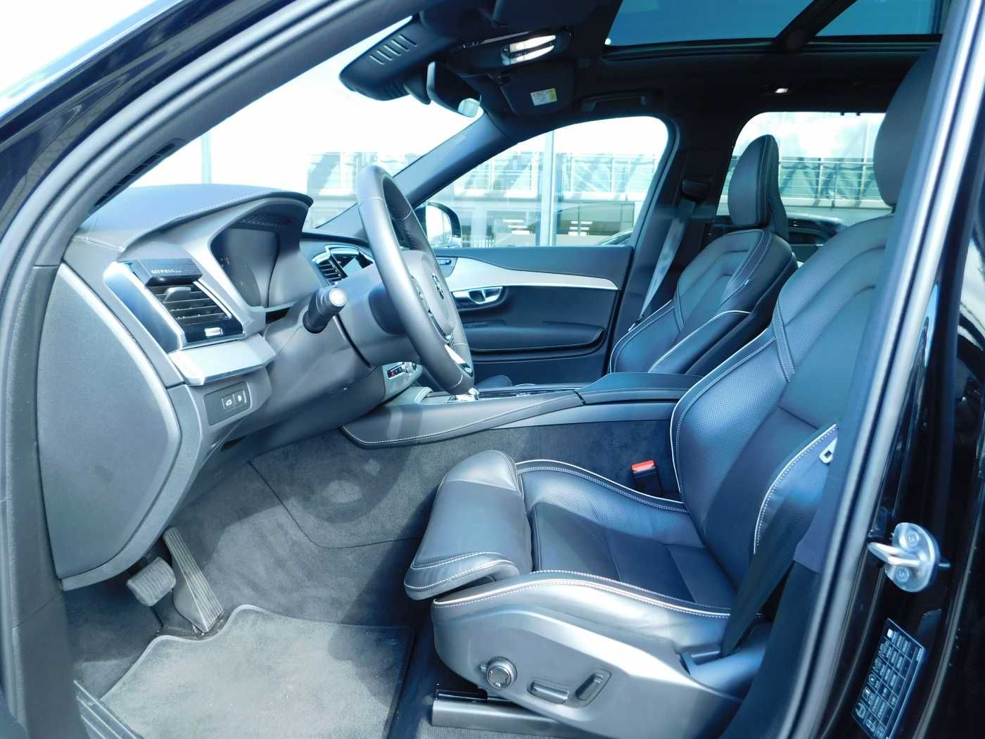 Fahrzeugabbildung Volvo XC90 Plug-In-Hybrid T8 AWD Plug-in Hybrid Plus D