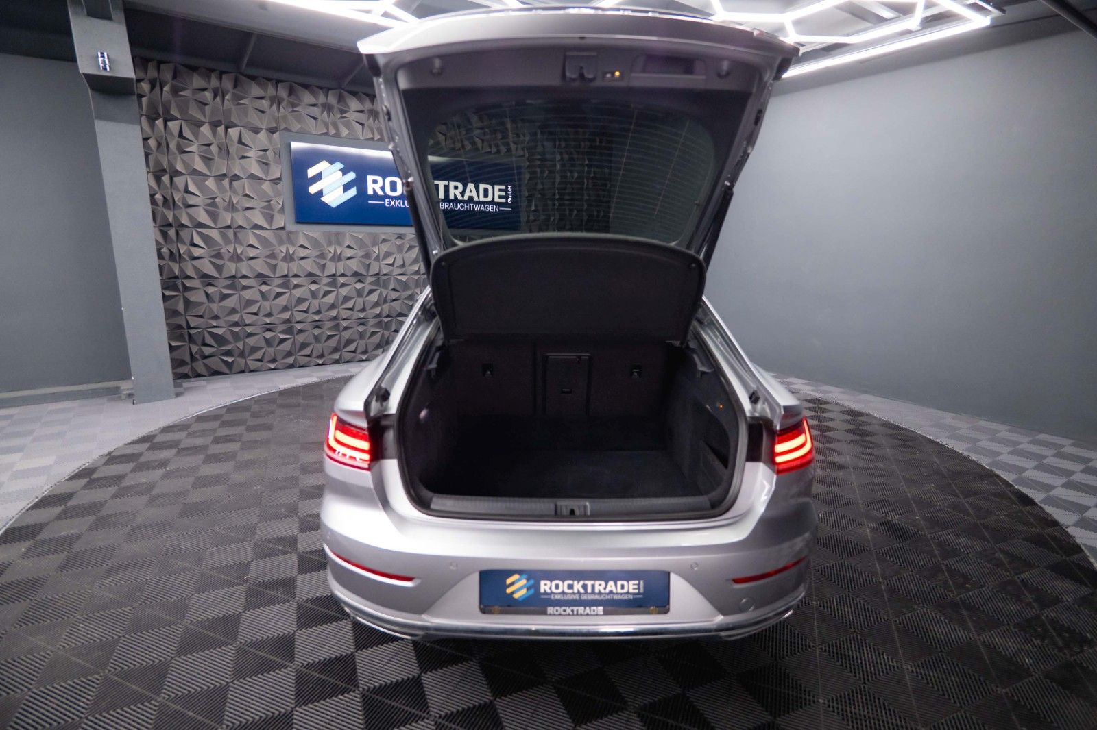 Fahrzeugabbildung Volkswagen Arteon R-Line+ 4Motion | ACC | Massage | LED