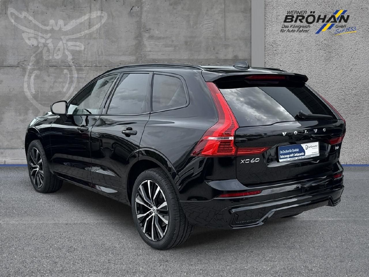 Fahrzeugabbildung Volvo XC60 Plus Dark 2WD