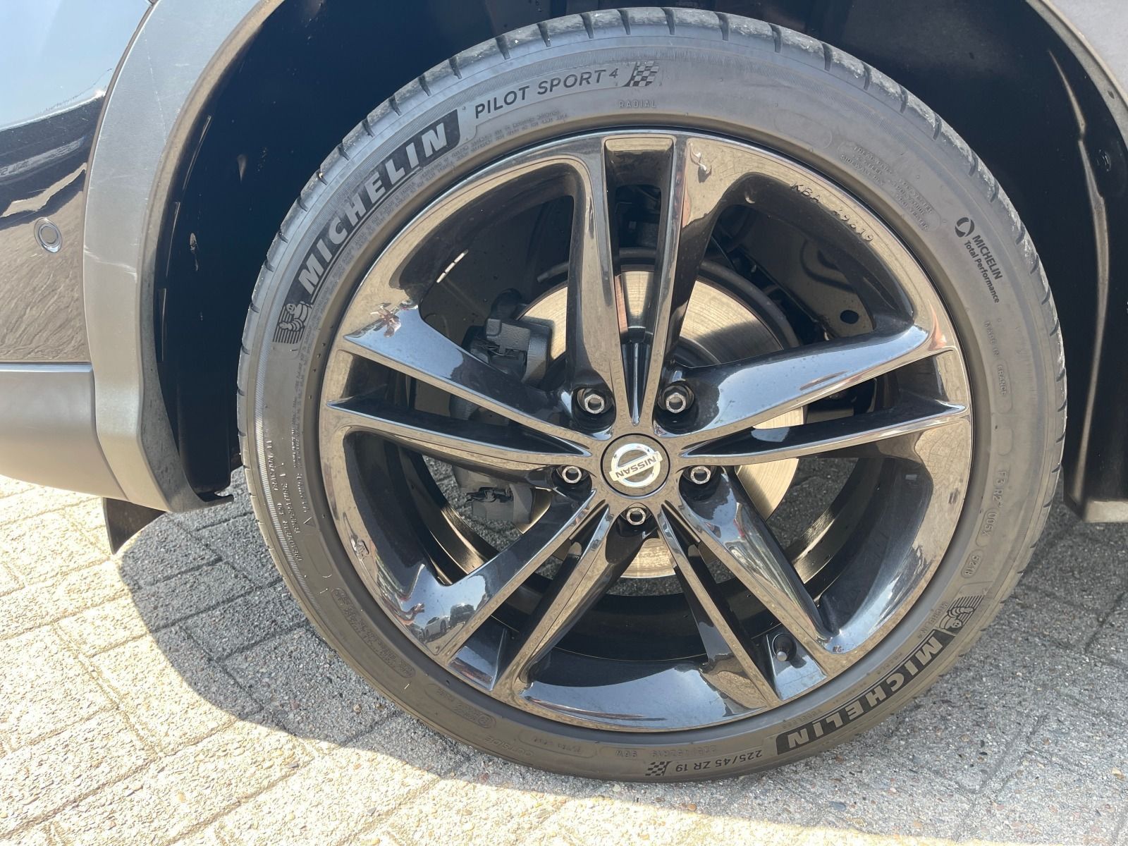 Fahrzeugabbildung Nissan Qashqai 1.3 DiG-T N-Motion 1. Hand/AHK/Pano/360°
