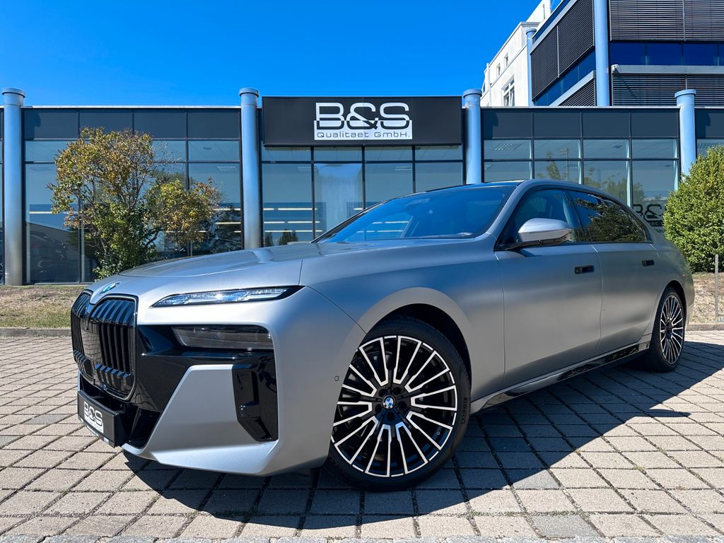 Image of BMW 740