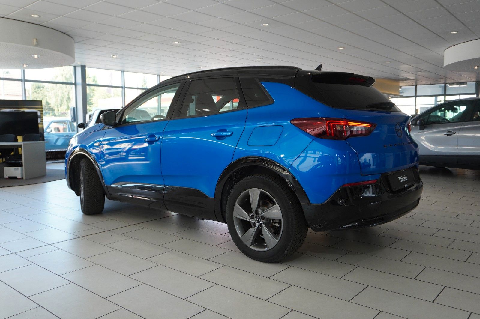 Fahrzeugabbildung Opel Grandland (X) GS SPORT 4HYBRID NAVI/LED/360°/DAB