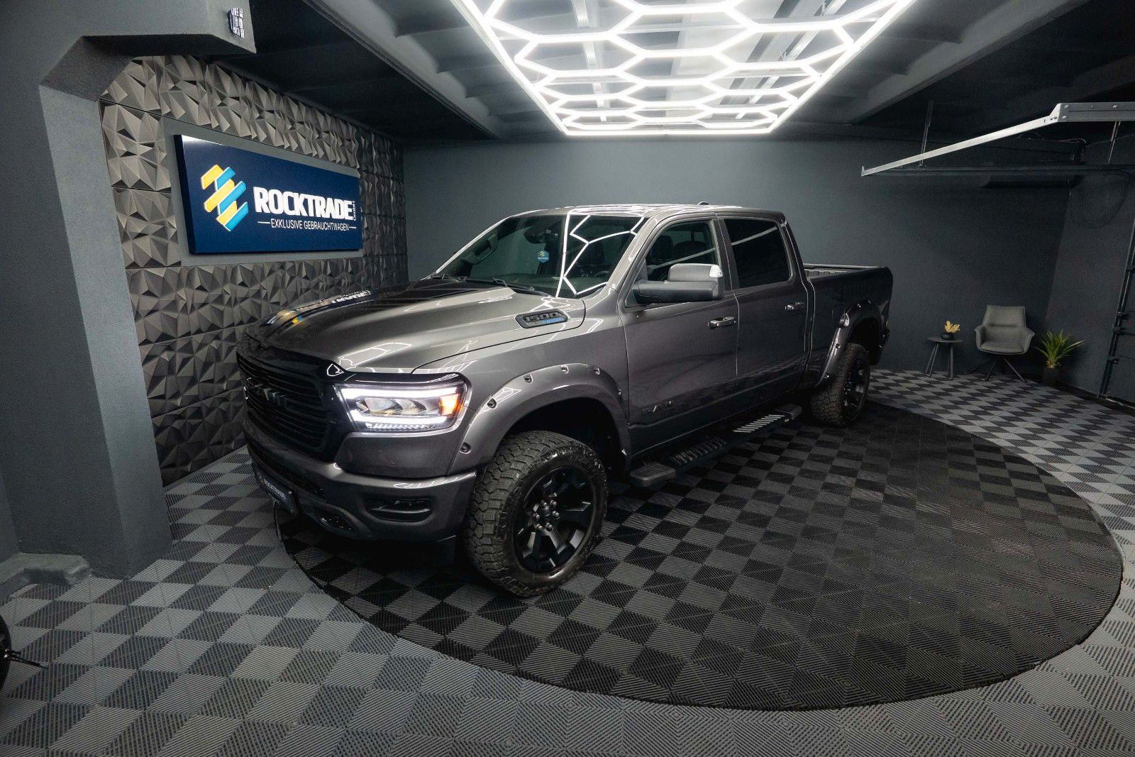 Fahrzeugabbildung Dodge RAM 5.7 V8 HEMI 4x4 OFFROAD LONGBED AXLE LOCK