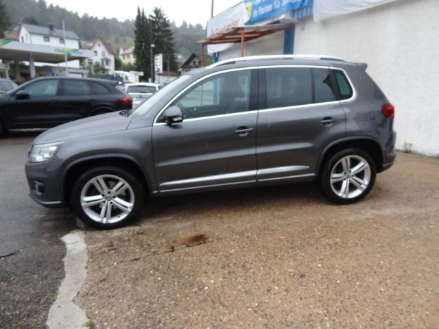 Fahrzeugabbildung Volkswagen Tiguan R-LINE/4Motion/1.Hd/Pano/AHK/Navi/SitzH/