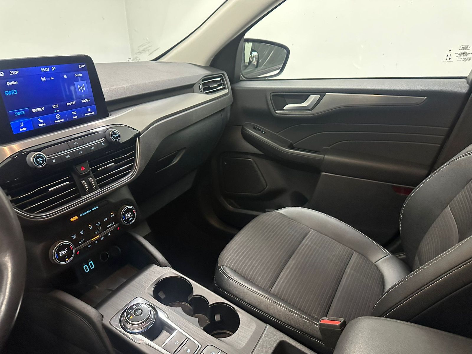 Fahrzeugabbildung Ford Kuga 2.5 Duratec PHEV Titanium X CVT*AHK*WINTER*