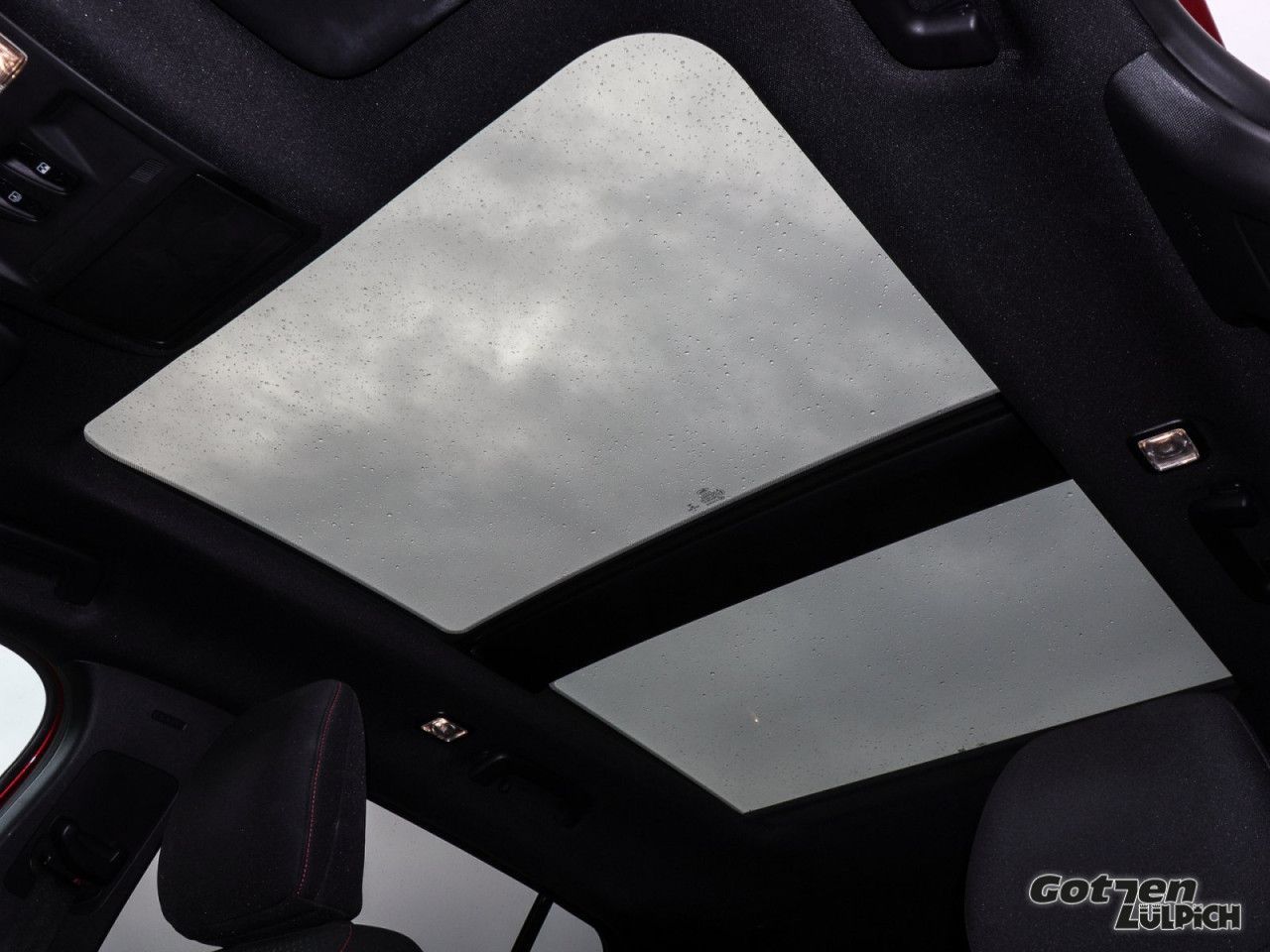 Fahrzeugabbildung Ford Focus Turnier ST-Line 2.0 TDCi Navi Pano LED PDC