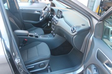 Mercedes B 180 - 6