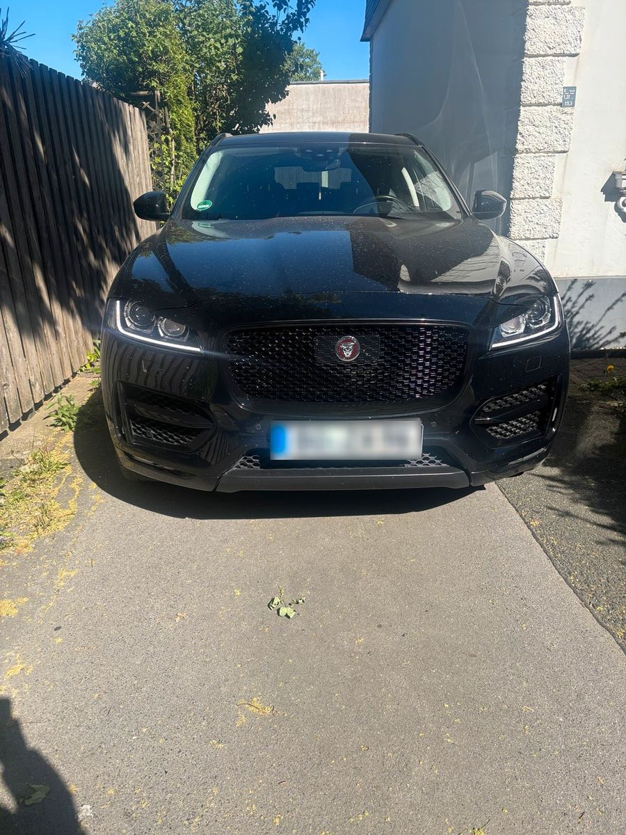 JAGUAR F-Pace